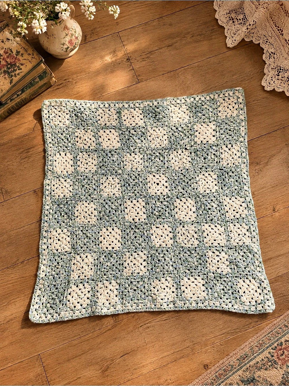 Vintage Crochet Blanket / Small Throw – Cottagecore Romantic Decor